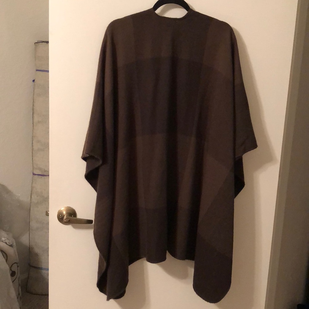 Poncho/cape - Picture 5 of 5
